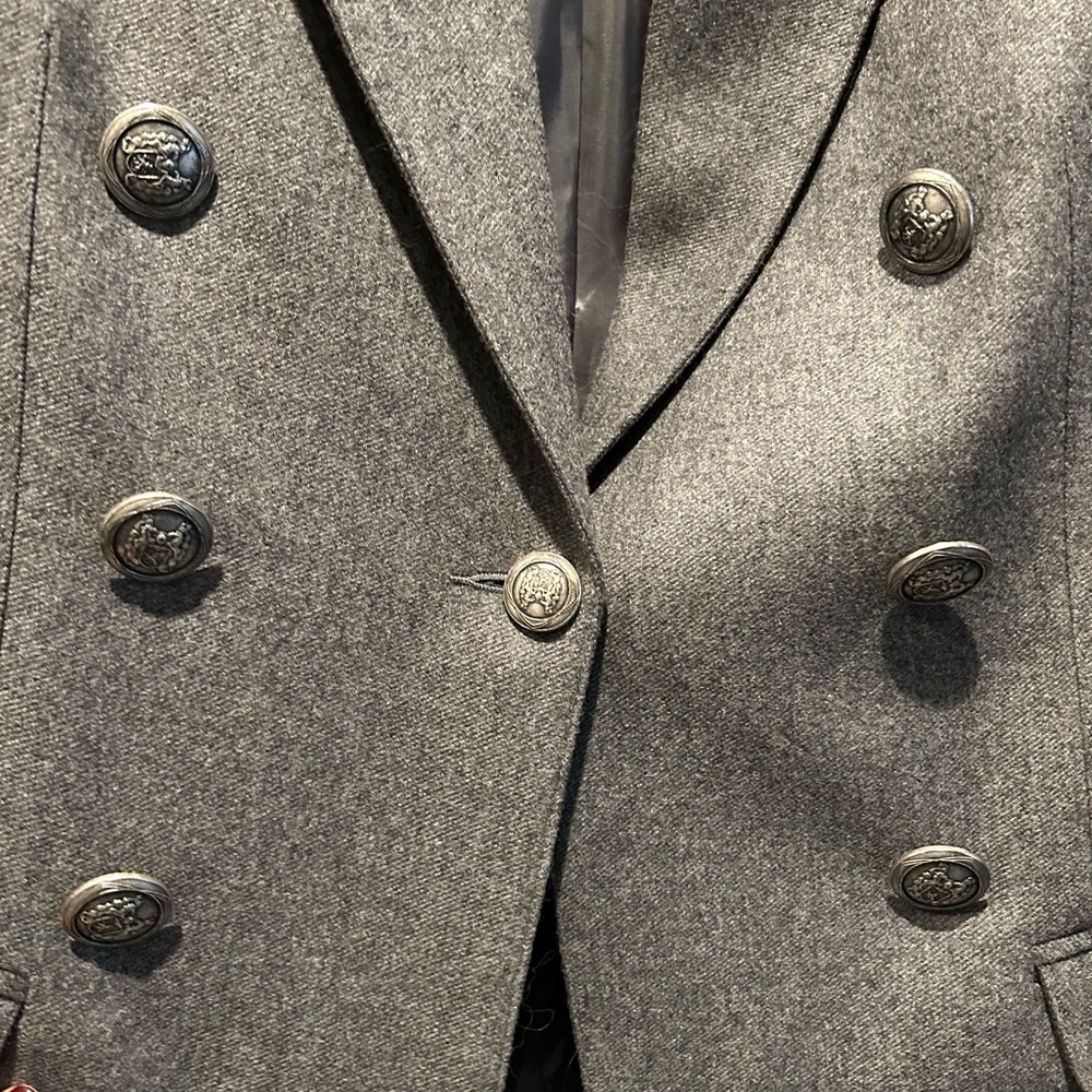Lightly worn Smythe grey blazer with emphasized shoulders, size 8.